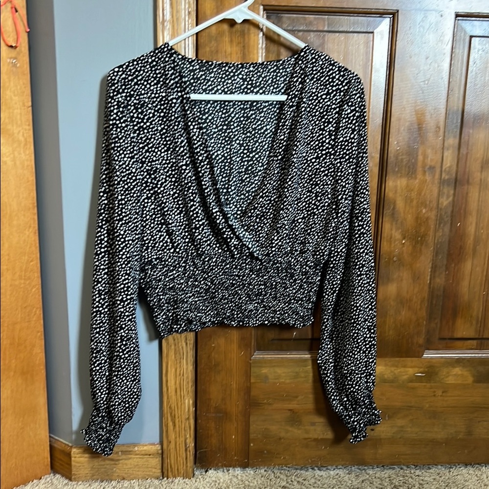 *Black and White Polka Dot V-Neck Top